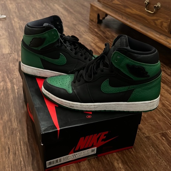 Nike Air Jordan Retro High OG - Picture 1 of 4